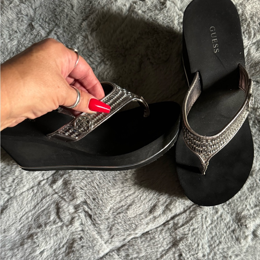 Like New Guess Sandals